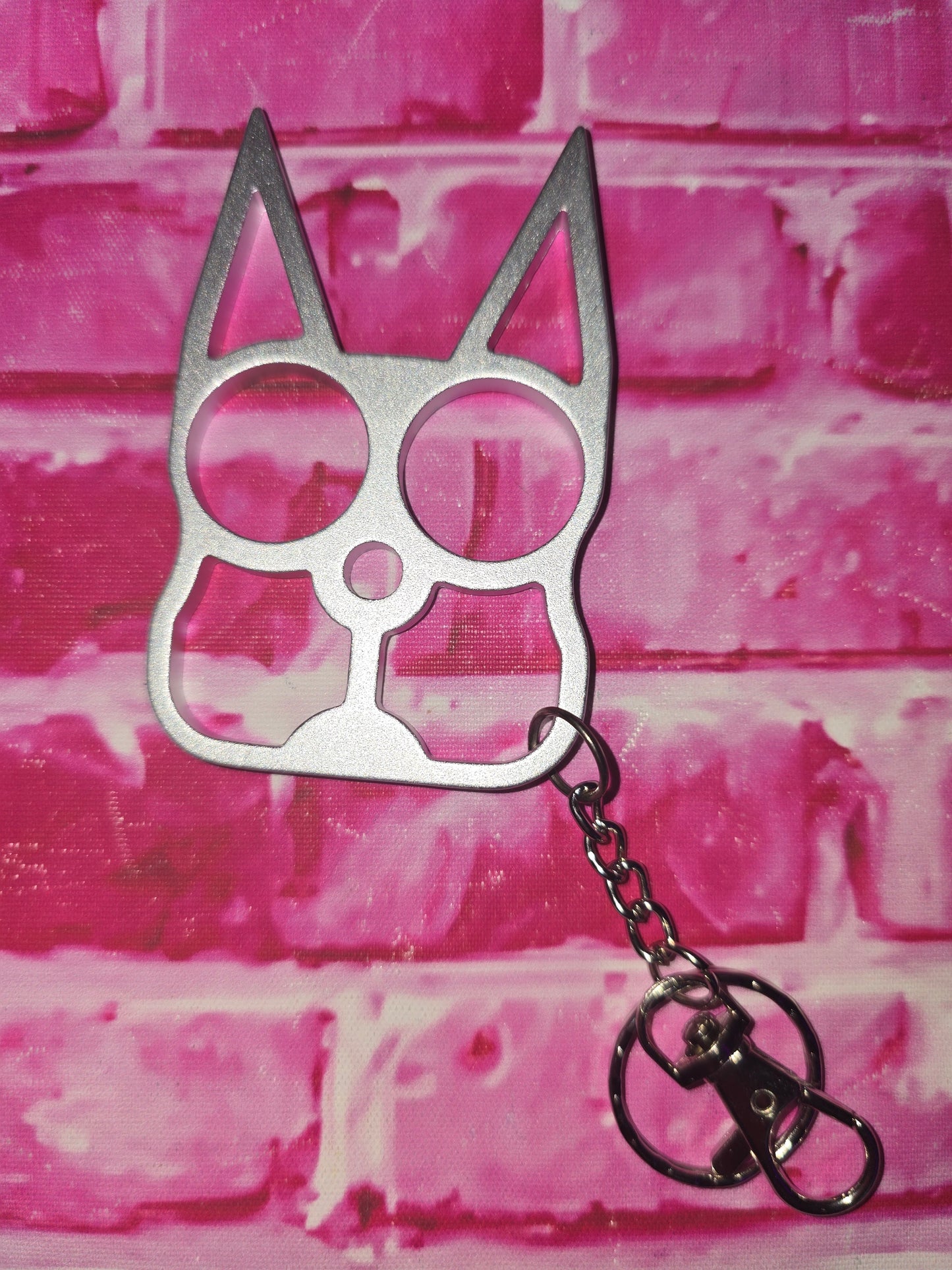 kitty knuckles