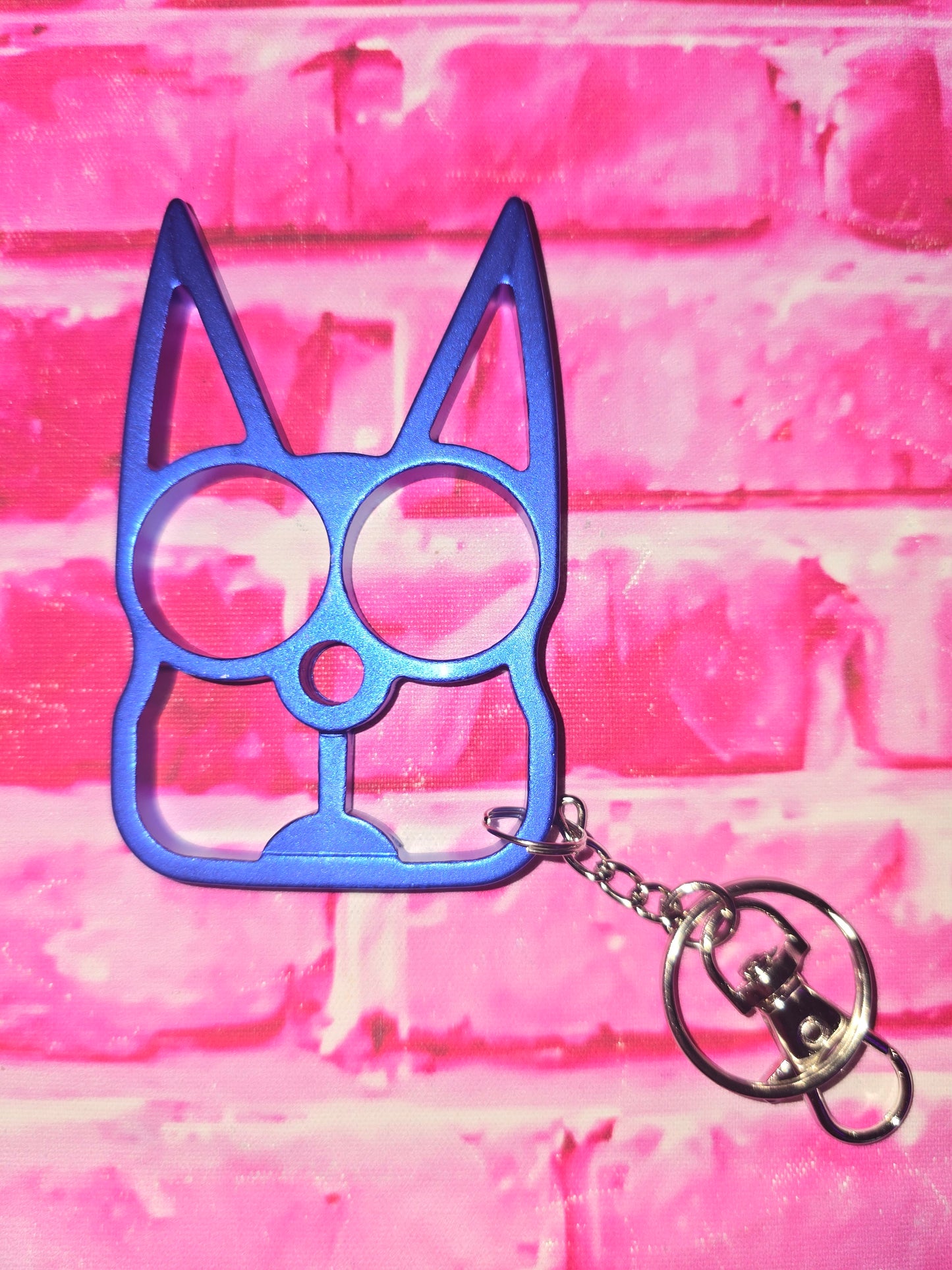 kitty knuckles