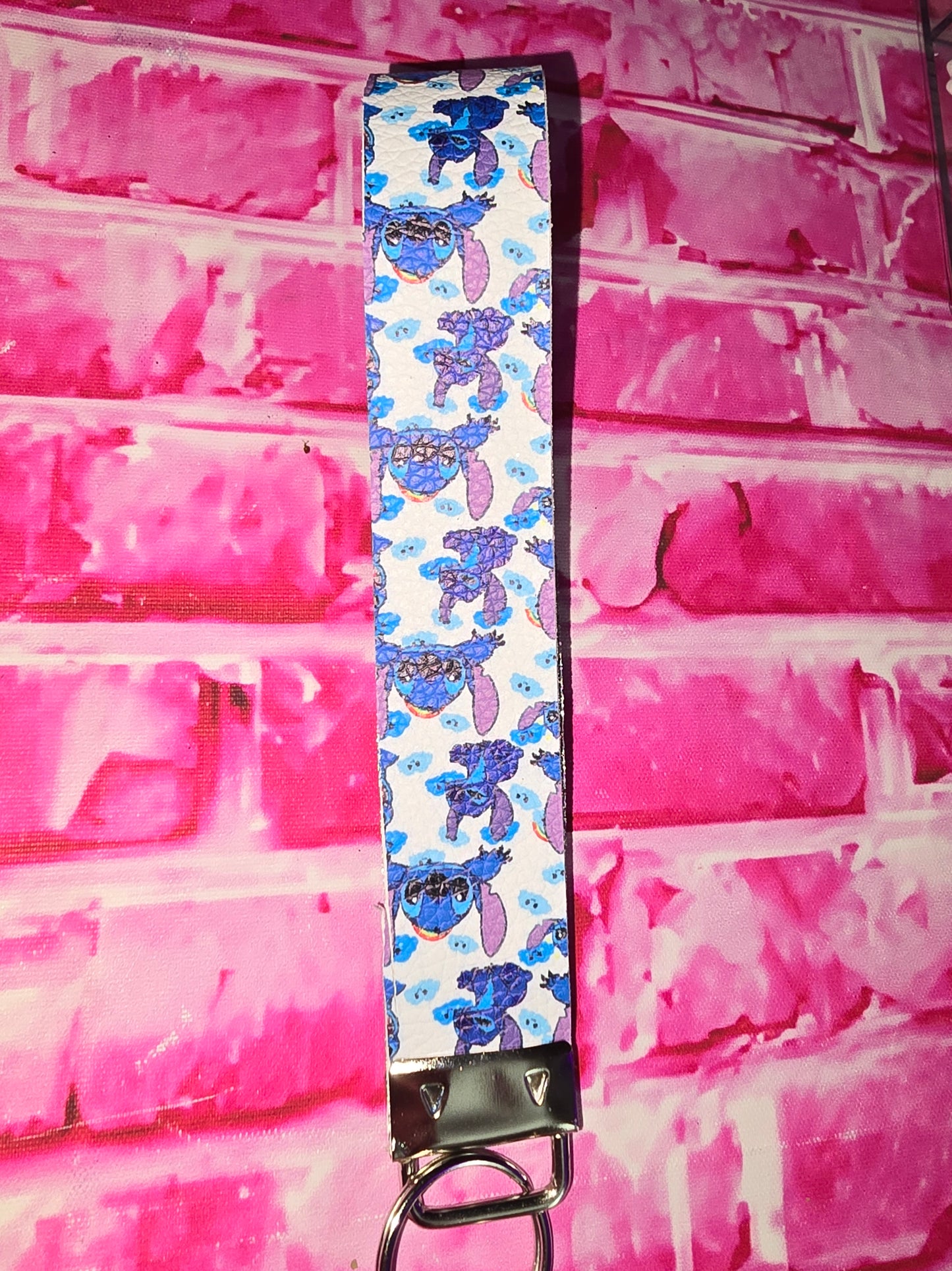 wristlets/lanyards for bundles